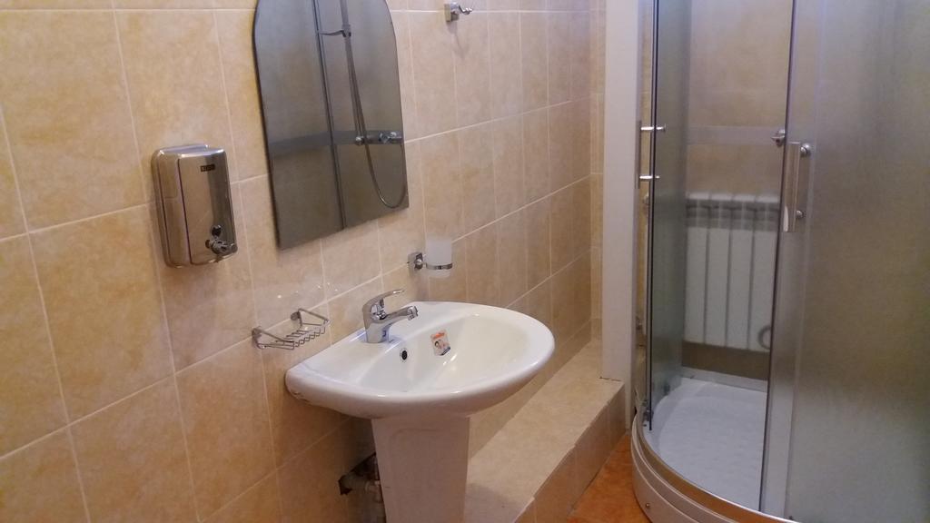 Nursat Guest House Астана Экстерьер фото
